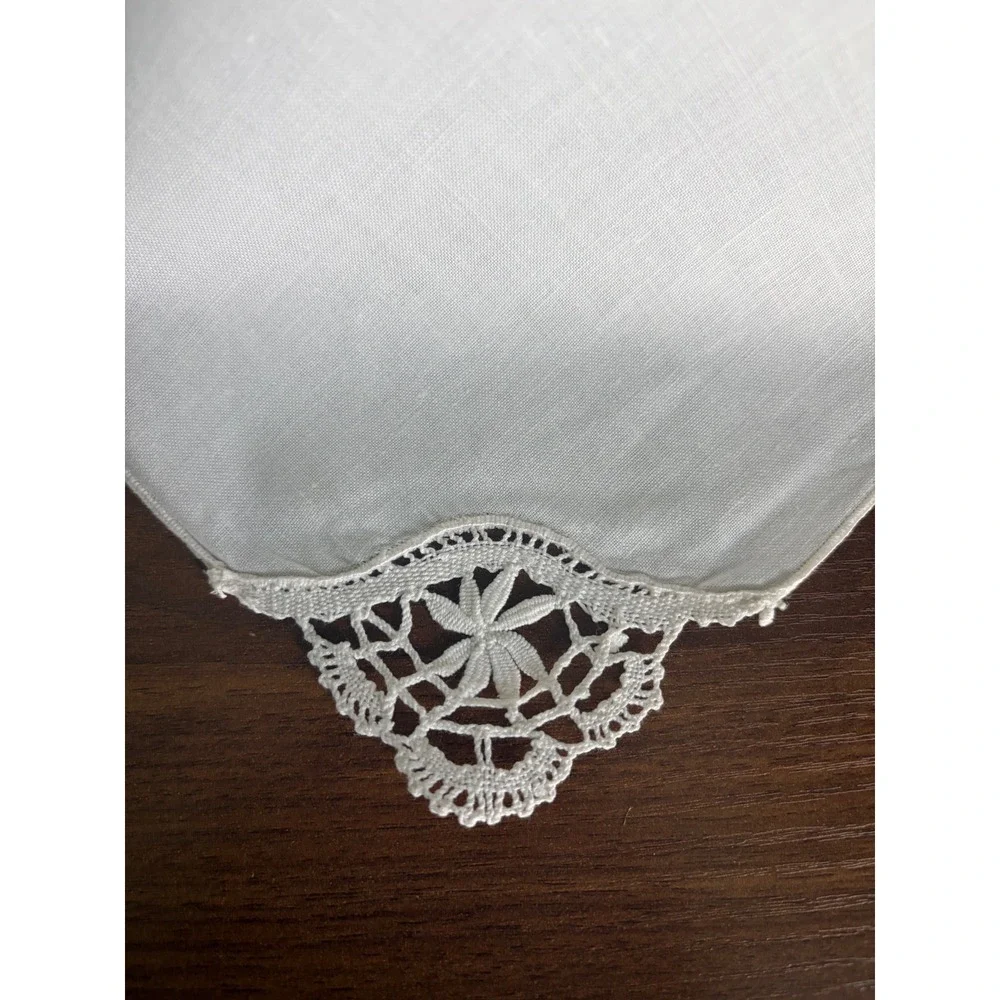 Vintage Crocheted Lace Corner Napkins, Set of 8, Grandmillennial Table Linens